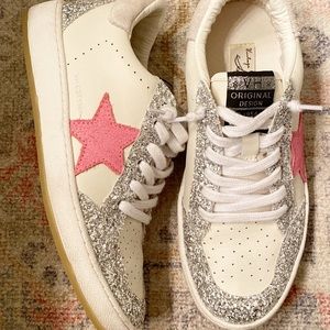 Vintage Havana sneakers.